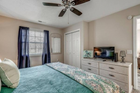*2 BR RETREAT ON THE GOLF COURSE*KING Ensuite*Pool* C3f